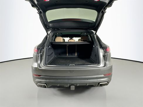 Used 2020 Porsche Cayenne image 36