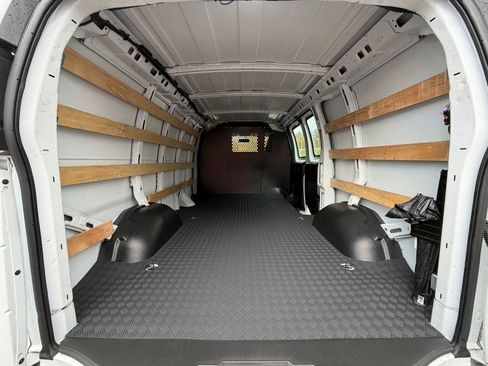 Used 2024 GMC Savana 2500 w/ Driver Convenience Package image 23