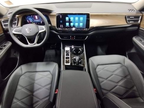 New 2026 Volkswagen Atlas SE image 43