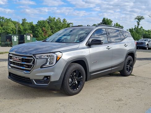 Used 2024 GMC Terrain AT4 w/ Tech Package AWD/4WD image 4