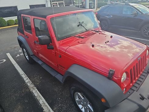 Used 2014 Jeep Wrangler Unlimited Sport w/ Quick Order Package 24S AWD/4WD image 4