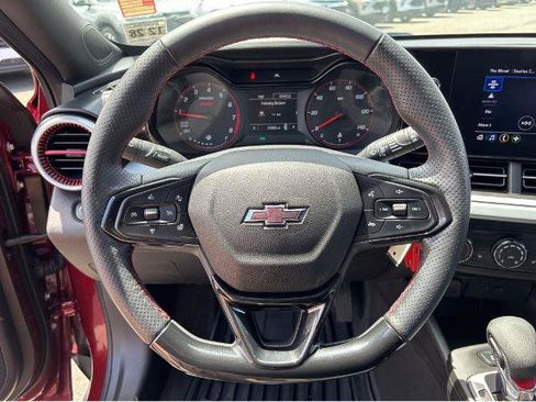 Used 2024 Chevrolet Trax RS w/ Driver Confidence Package FWD image 19