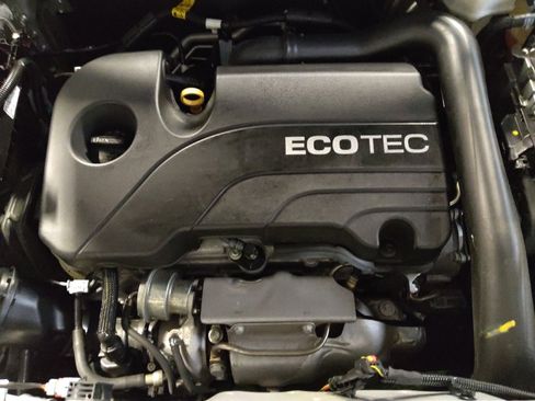 Used 2020 Chevrolet Equinox LS image 30