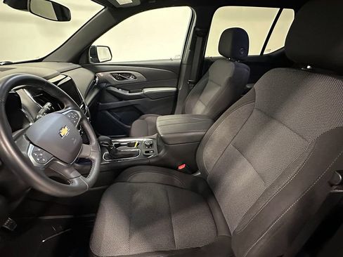Used 2023 Chevrolet Traverse LT AWD/4WD image 3