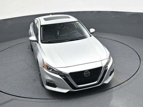 Used 2022 Nissan Altima 2.5 SV w/ SV Premium Package image 23