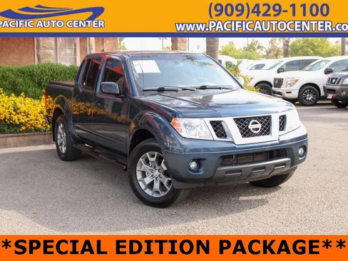 Used 2020 Nissan Frontier SV image 1