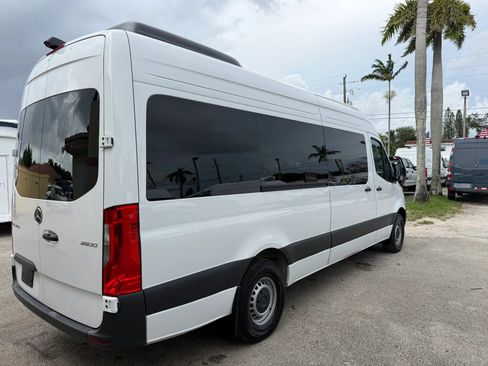 Used 2025 Mercedes-Benz Sprinter 2500 image 7