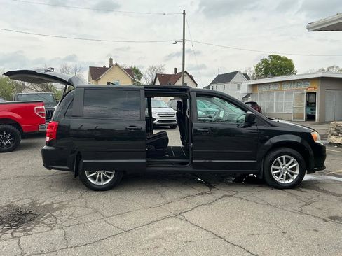 Used 2013 Dodge Grand Caravan SXT FWD image 9