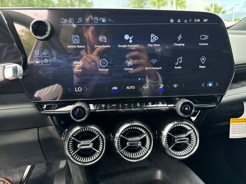 New 2025 Chevrolet Blazer EV LT image 25