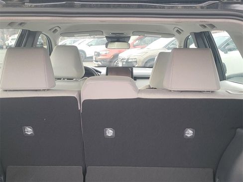 Used 2024 Toyota Corolla Cross L image 8