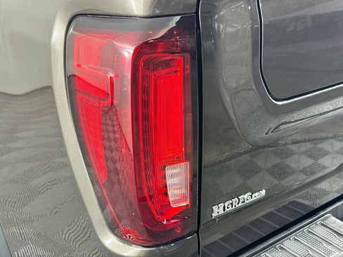 Used 2021 GMC Sierra 2500 AT4 w/ AT4 Preferred Package image 34