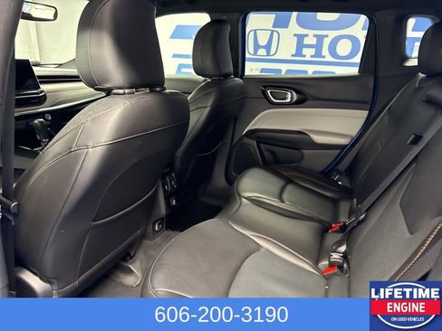 Used 2023 Jeep Compass Limited image 15