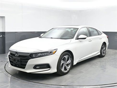 Used 2018 Honda Accord EX image 10