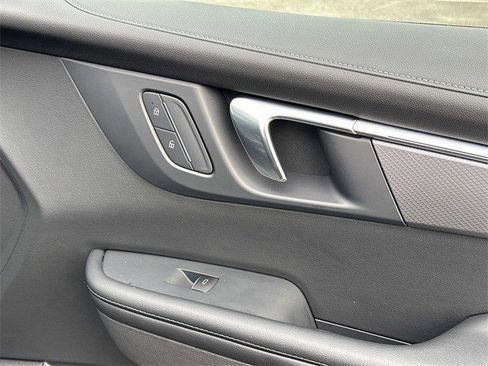 Certified 2025 Buick Enclave Sport Touring w/ Power Package image 9