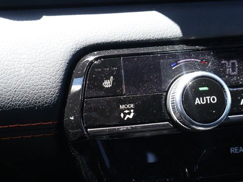 Used 2025 Honda Pilot TrailSport image 26