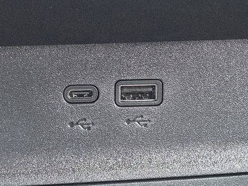 New 2026 Chevrolet Equinox LT w/ Convenience Package II FWD image 8