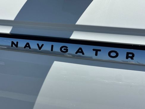 New 2026 Lincoln Navigator Reserve AWD/4WD image 27