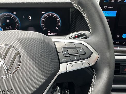 New 2025 Volkswagen Tiguan SE image 22