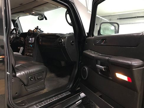 Used 2006 HUMMER H2 image 12