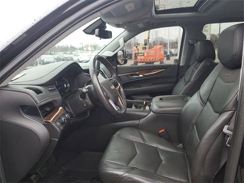 Used 2020 Cadillac Escalade Luxury image 5
