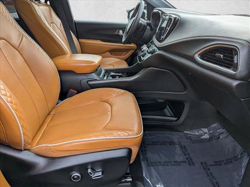 Used 2023 Chrysler Pacifica Pinnacle image 23