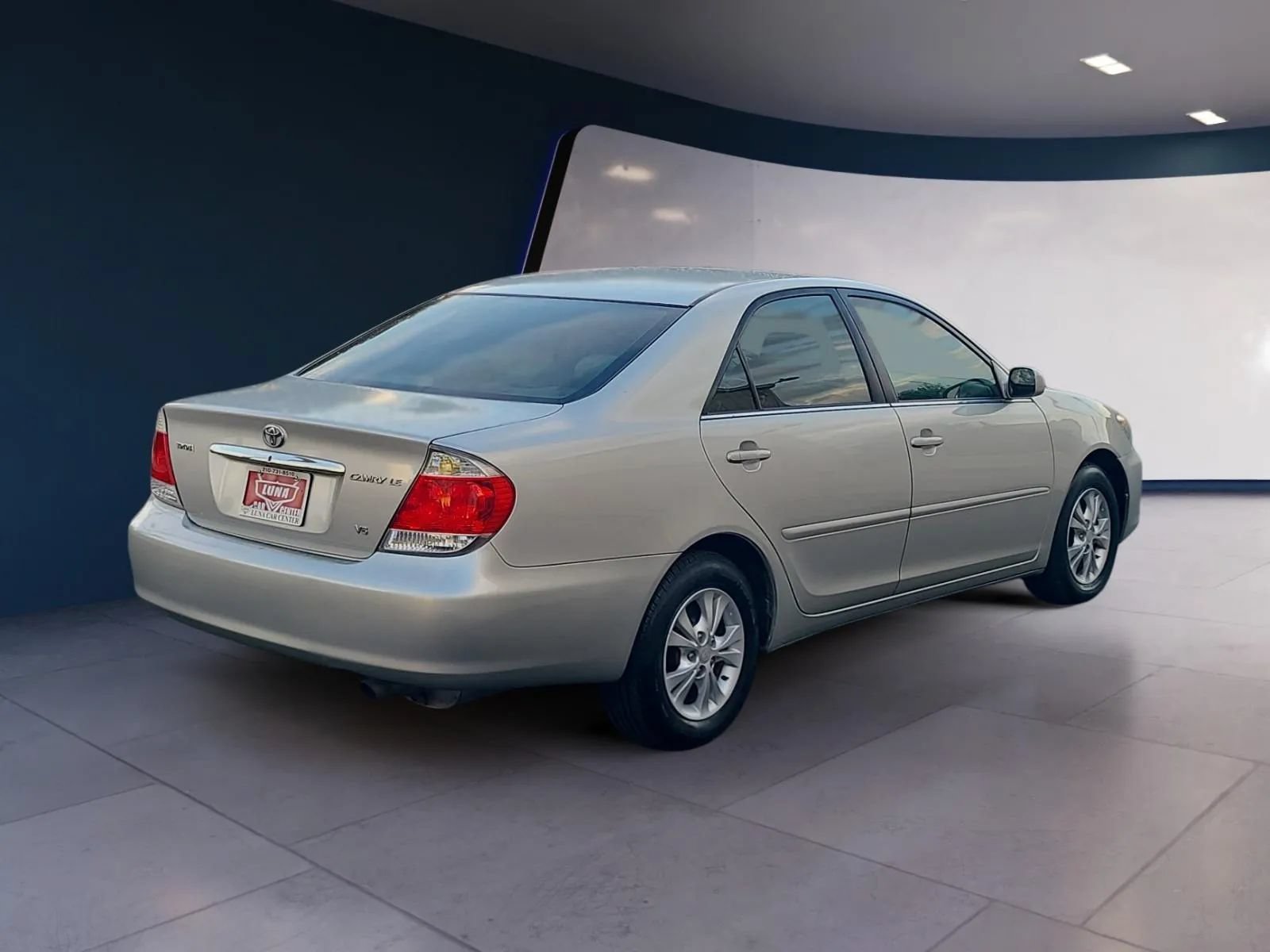 Used 2005 Toyota Camry XLE FWD image 5