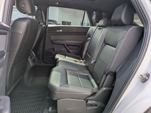 Used 2022 Volkswagen Atlas Cross Sport SEL R-Line image 16