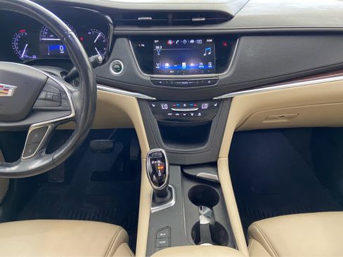Used 2019 Cadillac XT5 Luxury image 20