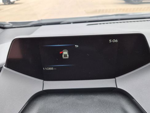 Used 2026 Toyota Prius XLE image 8