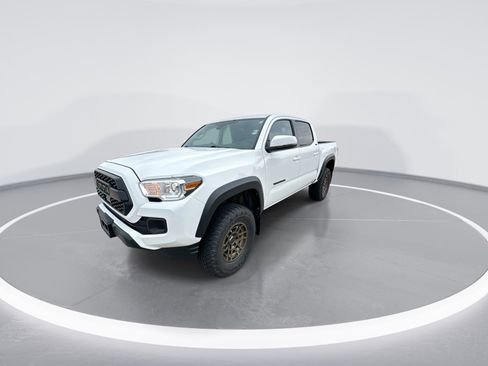 Used 2022 Toyota Tacoma SR5 w/ Trail Edition AWD/4WD image 4