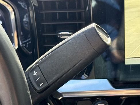 Used 2025 Chevrolet Silverado 1500 LT image 13