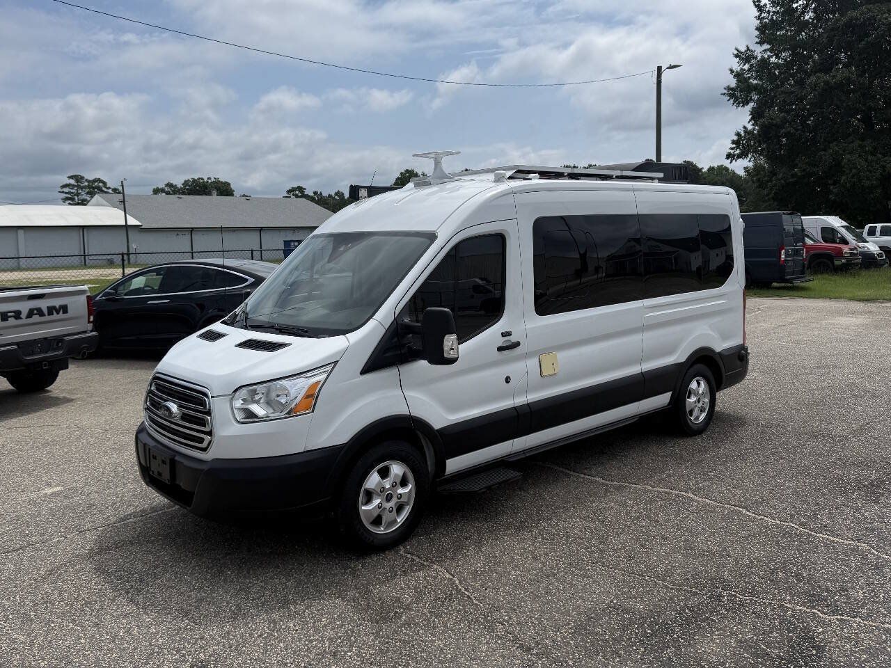 Used 2019 Ford Transit 350 XLT RWD image 1