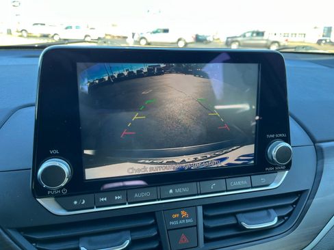 Used 2024 Nissan Altima 2.5 SV image 20