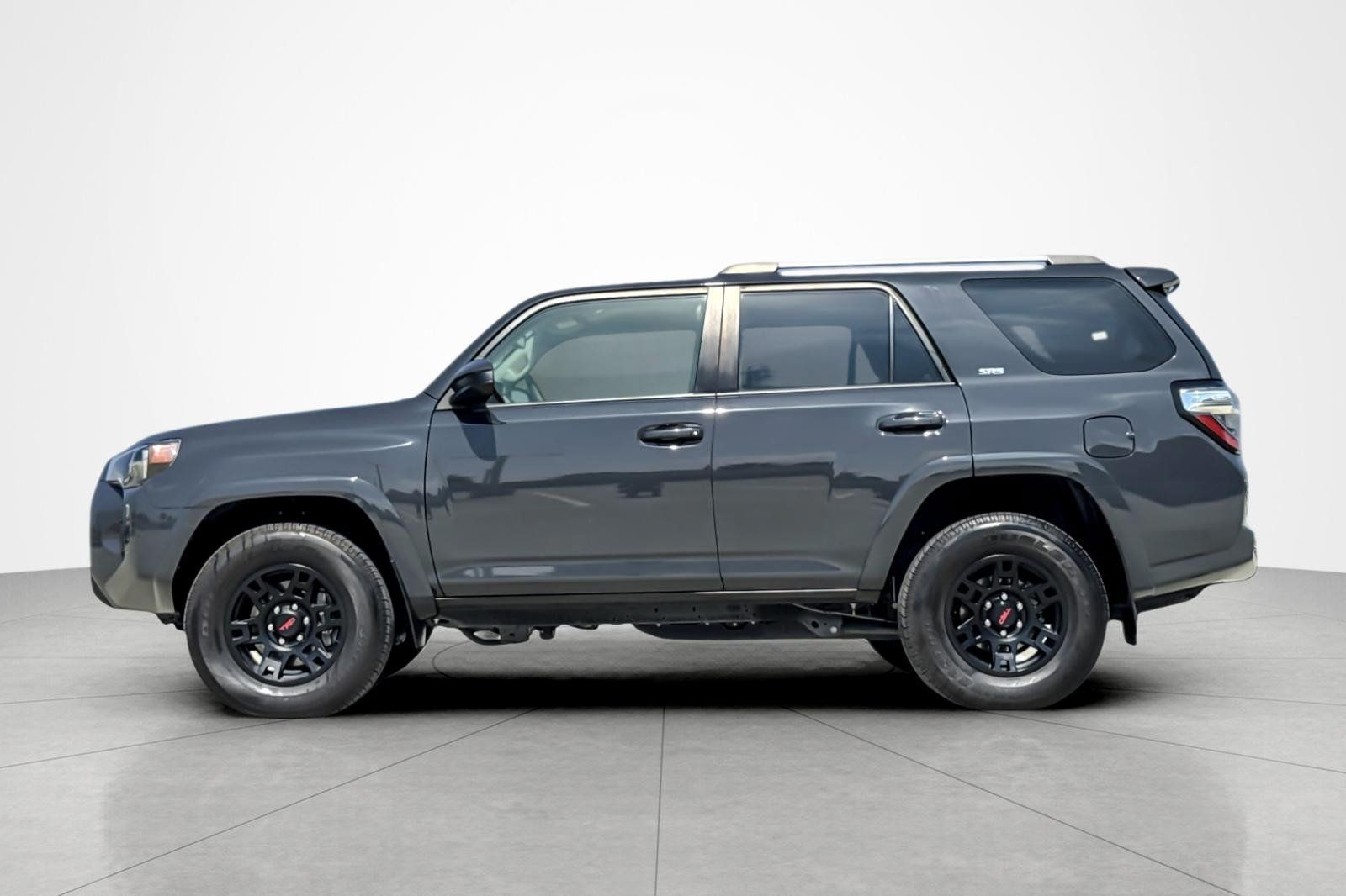 Used 2024 Toyota 4Runner SR5 AWD/4WD image 2