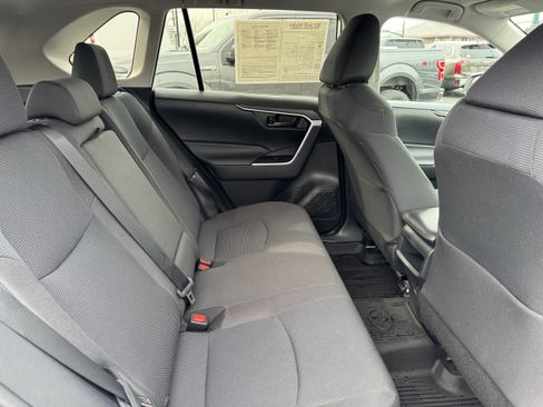 Used 2021 Toyota RAV4 LE image 32