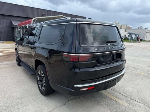 Used 2024 Jeep Wagoneer L Series III w/ Flexible Seating Group AWD/4WD image 5