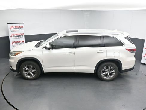 Used 2015 Toyota Highlander XLE image 13