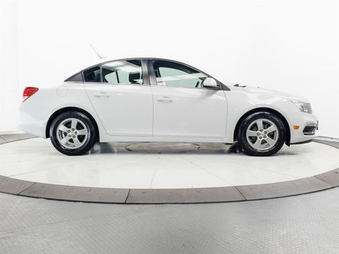 Used 2015 Chevrolet Cruze LT FWD image 11