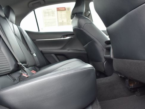 Used 2019 Toyota Camry SE image 10