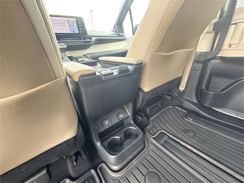 Used 2022 Toyota Sienna XLE image 20