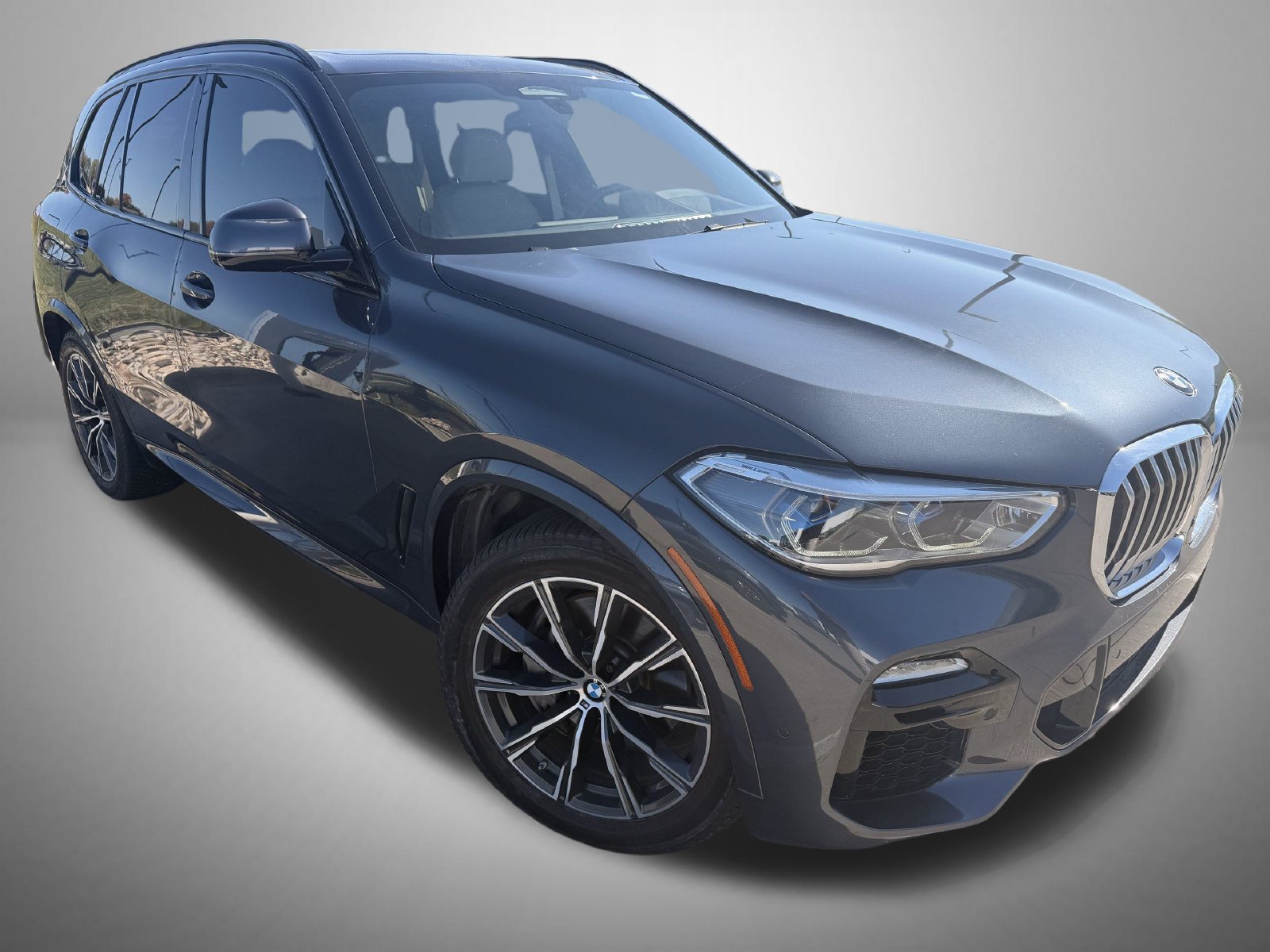 Used 2019 BMW X5 xDrive50i w/ M Sport Package AWD/4WD image 2