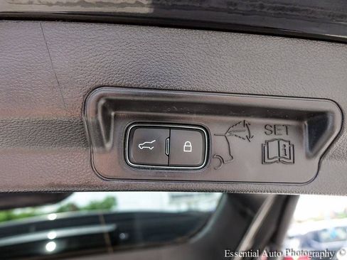 Used 2022 Ford Explorer XLT w/ Equipment Group 202A AWD/4WD image 26