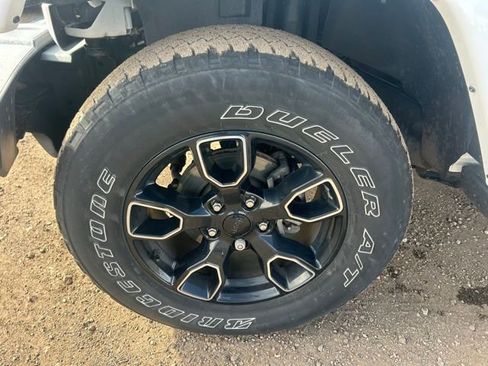 Used 2018 Jeep Wrangler Unlimited Sahara image 10