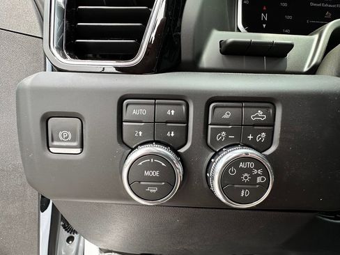 New 2026 GMC Sierra 1500 Denali w/ Denali Reserve Package AWD/4WD image 32