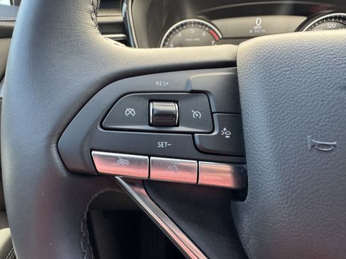 New 2025 Cadillac XT6 Luxury image 30