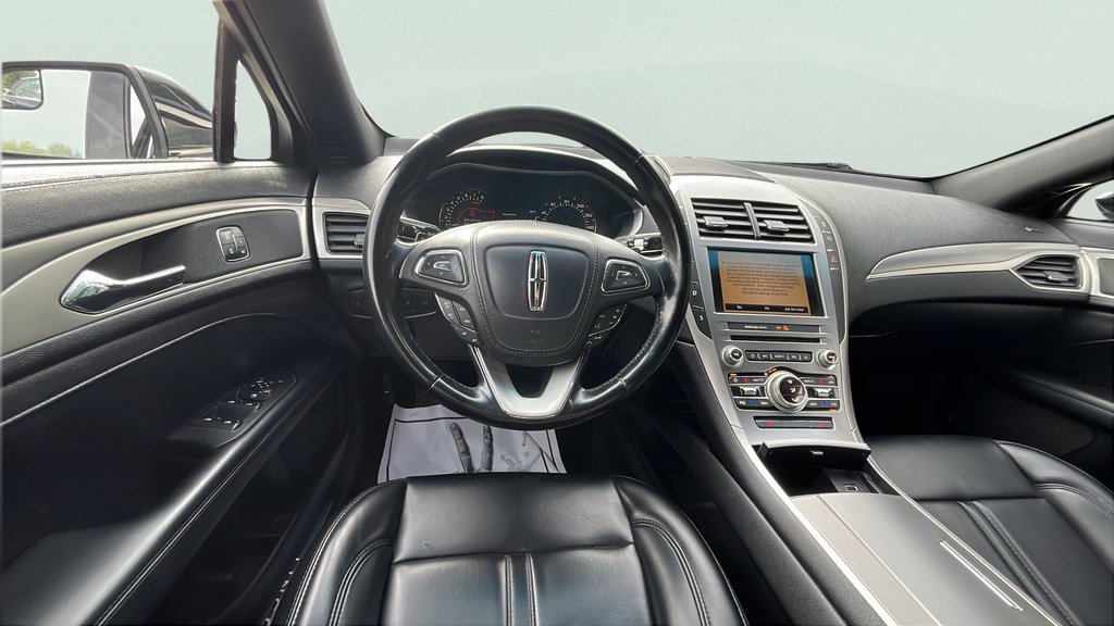Used 2017 Lincoln MKZ Premiere FWD image 11