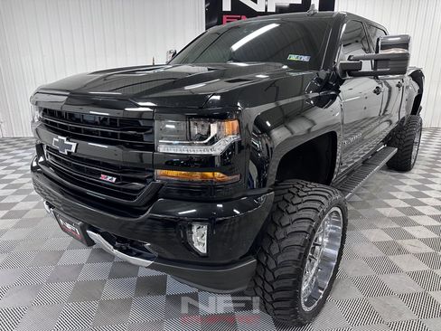 Used 2017 Chevrolet Silverado 1500 LT w/ All Star Edition AWD/4WD image 3