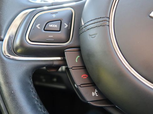 Used 2019 Jaguar XJ R-Sport image 35