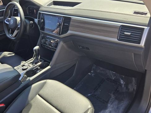 Certified 2023 Volkswagen Atlas SEL AWD/4WD image 19