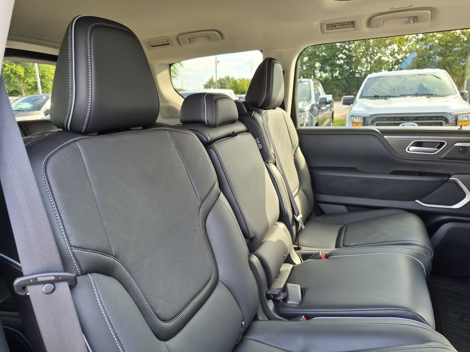 Used 2026 INFINITI QX80 Luxe w/ Cargo Package AWD/4WD image 33